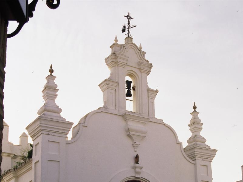 Salteras. Fachada de la Capilla de la Virgen de la Oliva