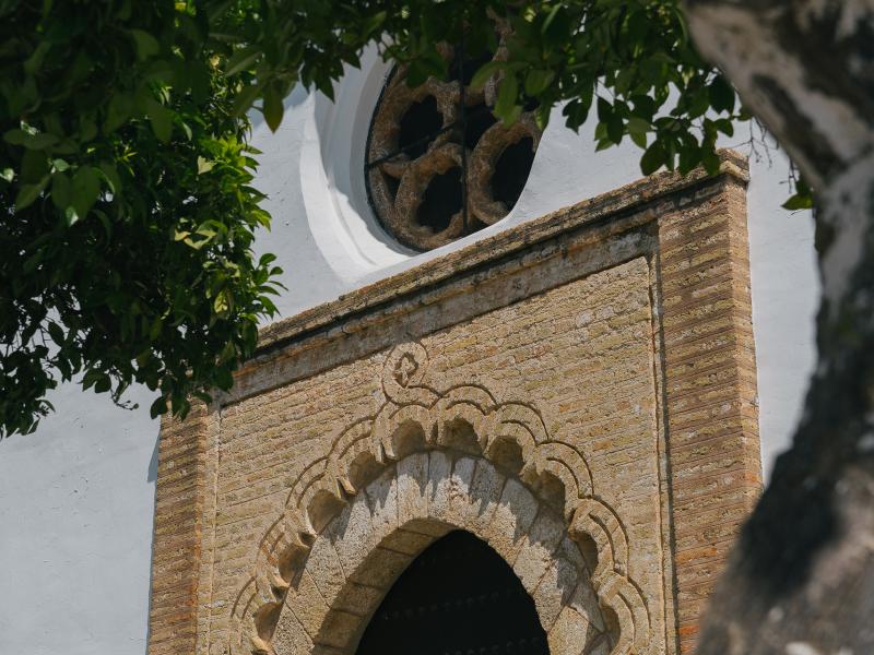 Sanlúcar la Mayor. Iglesia de Santa María la Mayor. Detalle de la puerta