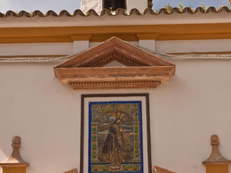Utrera. Marco de la fachada de la Capilla de San Bartolomé