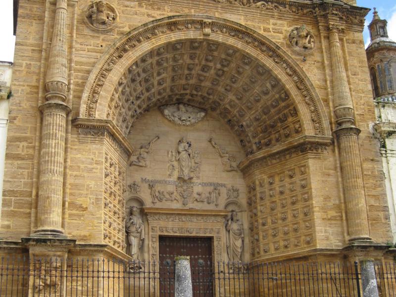 Utrera. Puerta de la Iglesia de Santa María de la Mesa