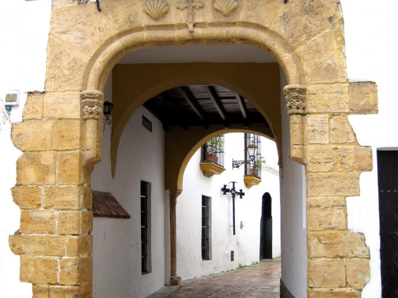 Utrera. Arco de entrada al Callejón del Niño Perdido