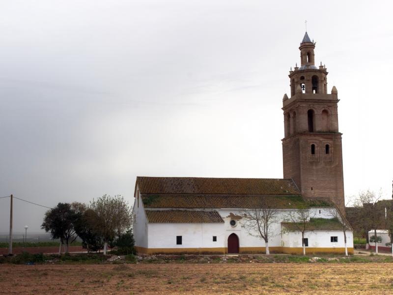 Villanueva del Río y Minas-Vista de la Iglesia de Santiago el Mayor