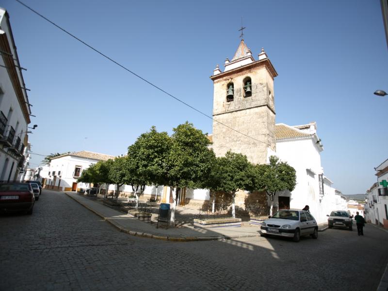 La Puebla de los Infantes. Torre y fachada de la Iglesia de Nuestra Señora de las Huertas