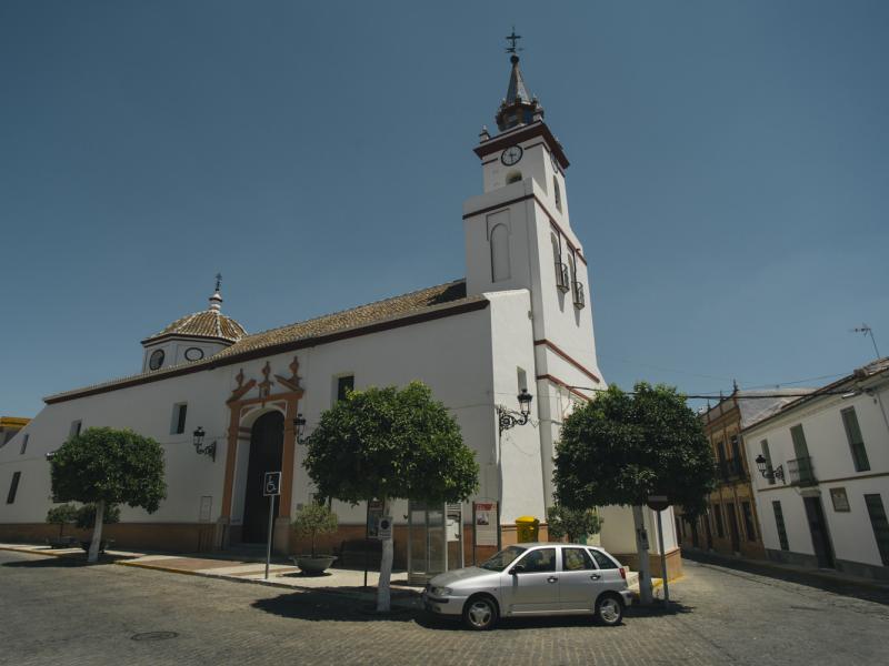 Villanueva del Ariscal. Panorámica de la iglesia de Ntra. Sra. de las Nieves