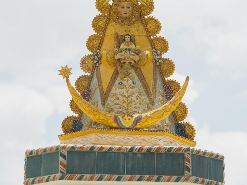 Gines. Monumento de la Virgen del Rocío por el cincuentenario de la hermandad