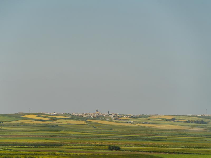 Castilleja del Campo. Vista del pueblo lejana