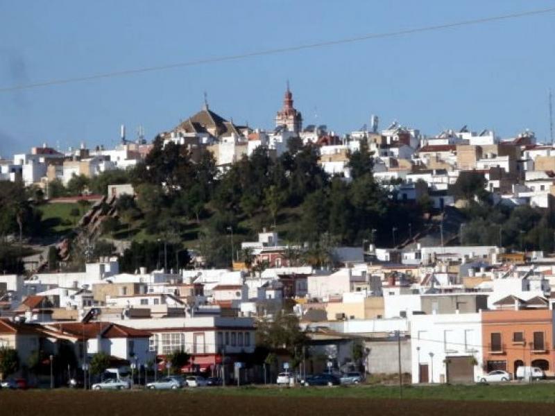 Las Cabezas de San Juan-Castillo de Medina Montújar