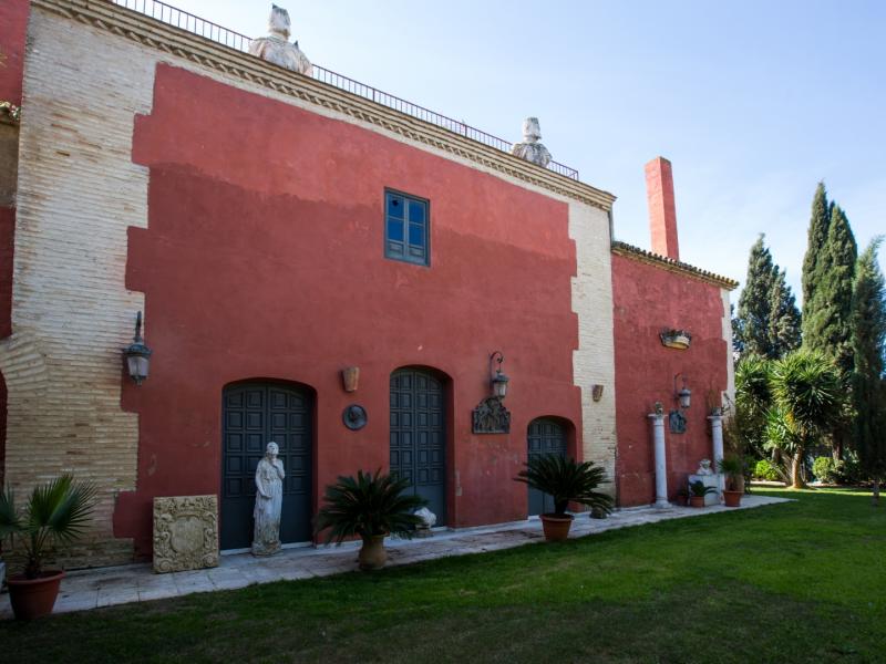 Casa del Ave Maria (Casa palacio Coullaut Valera)