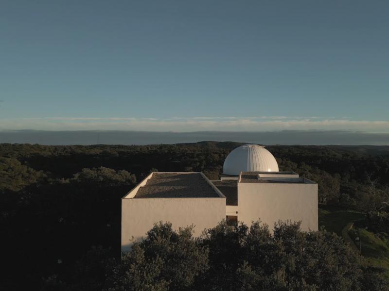 Almadén de la Plata. Cúpulas del Observatorio Astronómico