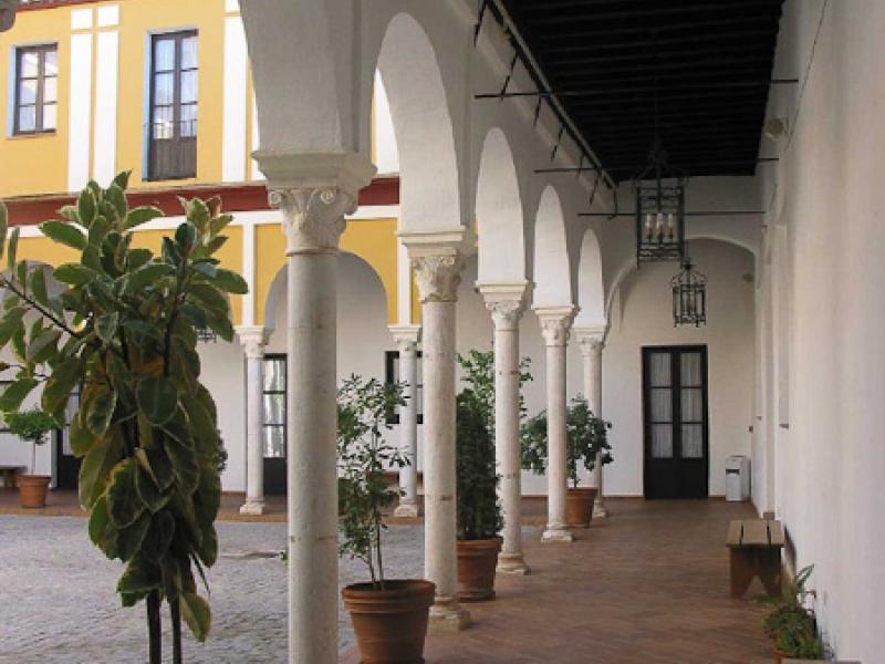 Olivares. Patio con columnas del Palacio del Conde-Duque de Olivares