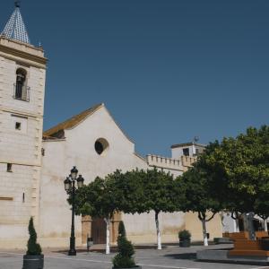La Rinconada. Fachada de la Iglesia de Nuestra Señora de las Nieves