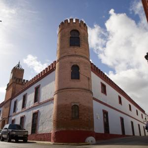 Huévar del Aljarafe. Hacienda del Marqués de Villavelviestre. Torreón