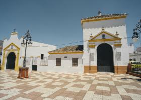 Villanueva del Ariscal. Fachada de la Ermita de San Miguel